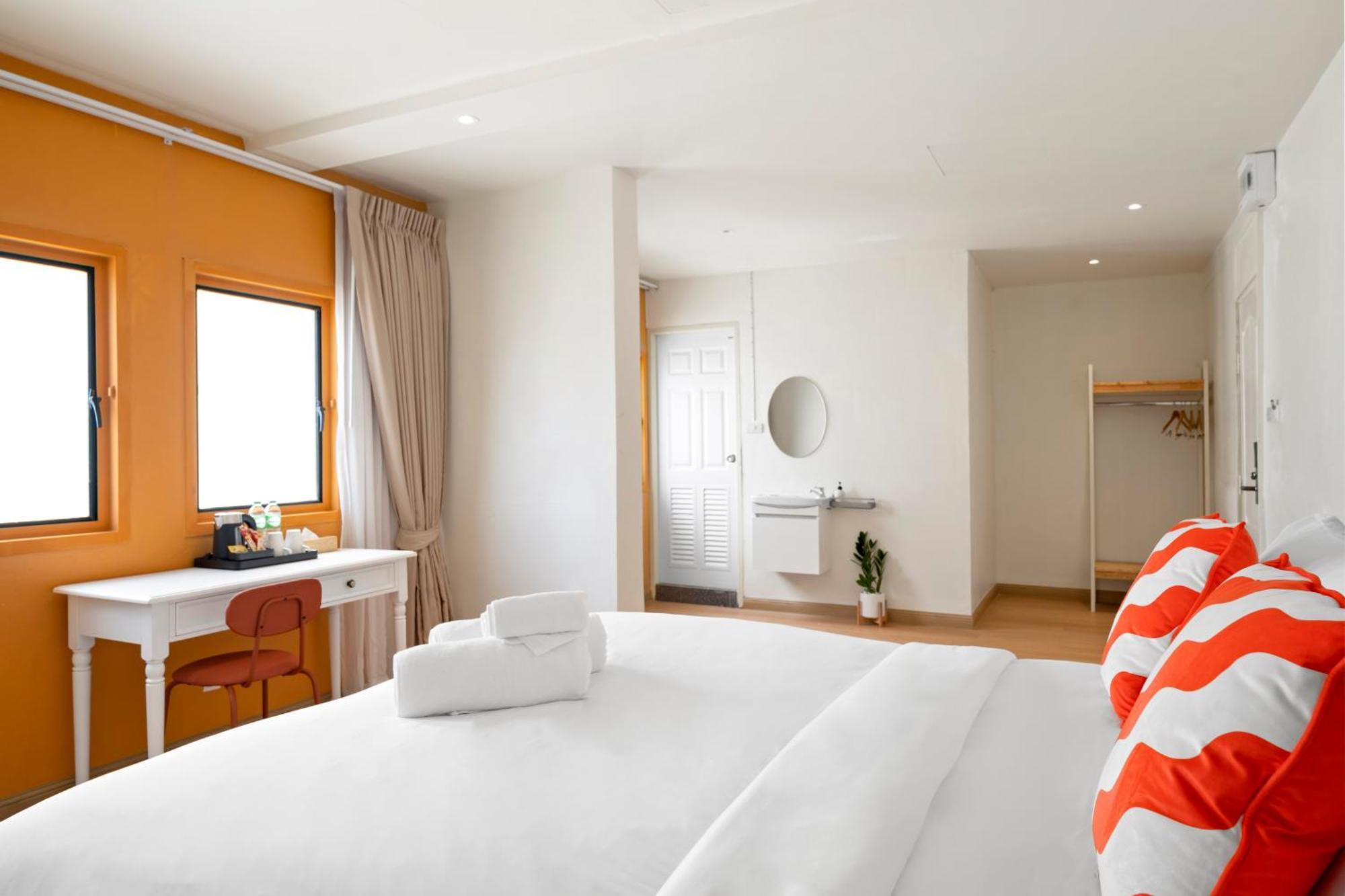 Horange Phuket Town Hotell Exteriör bild