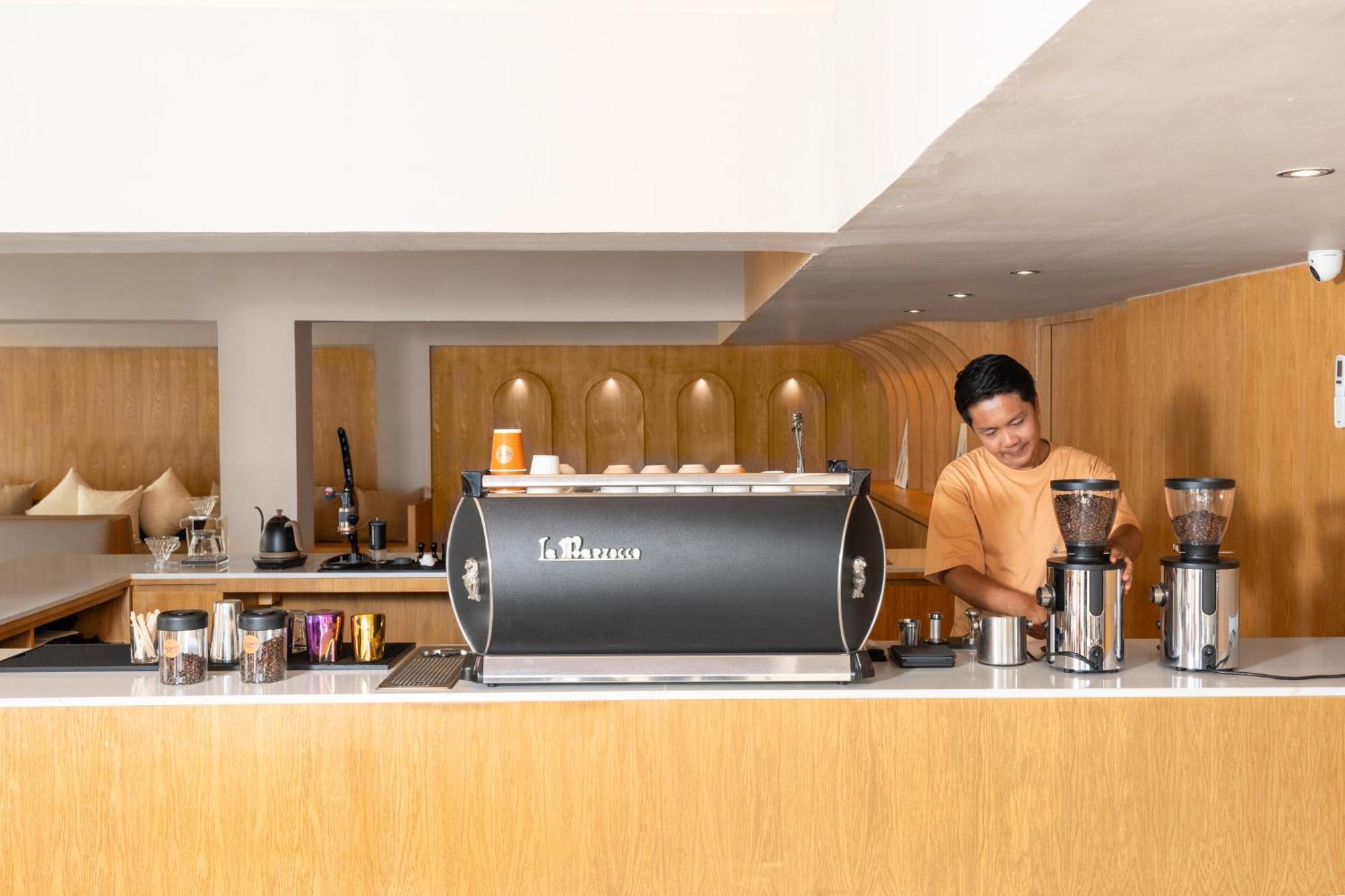 Horange Phuket Town Hotell Exteriör bild