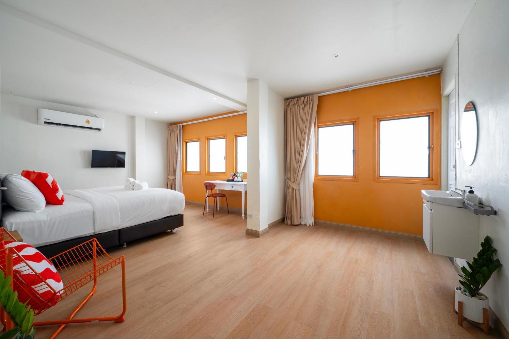 Horange Phuket Town Hotell Exteriör bild